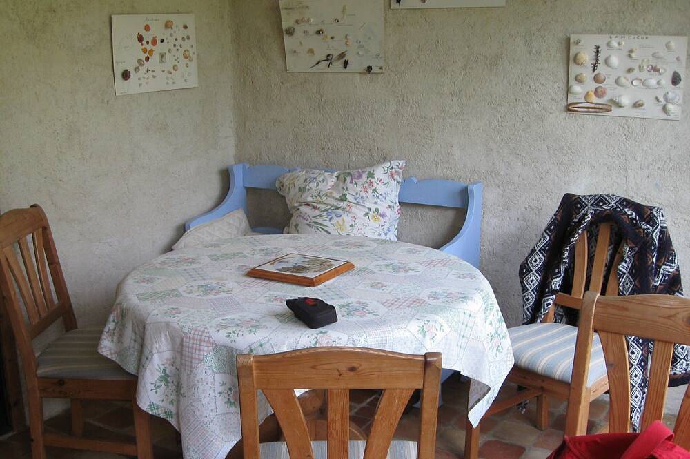 Maison à 10 min à pied de la plage, dans environnement calme in Lancieux, Région de Dinan