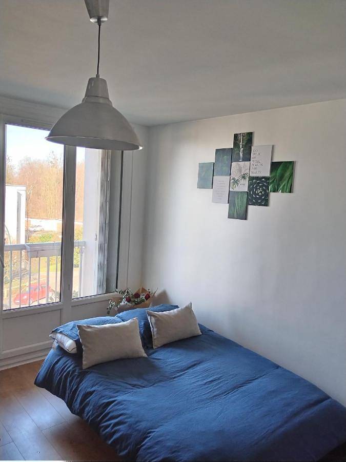 Gîte pour 2 personnes, avec balcon ainsi que vue et piscine à Taverny (Val-d'Oise)