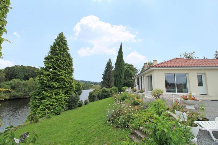 Location de vacances pour 4 personnes, avec Terrasse et Jardin