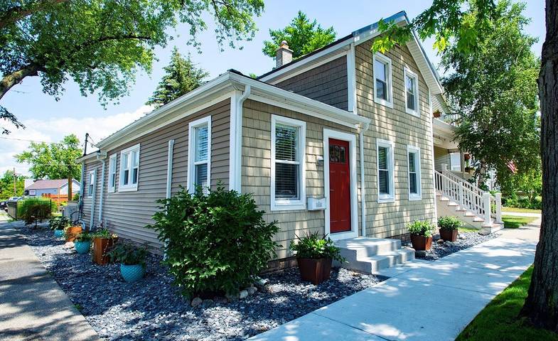 Vacation rental for 6 people, with yard in Grand Haven