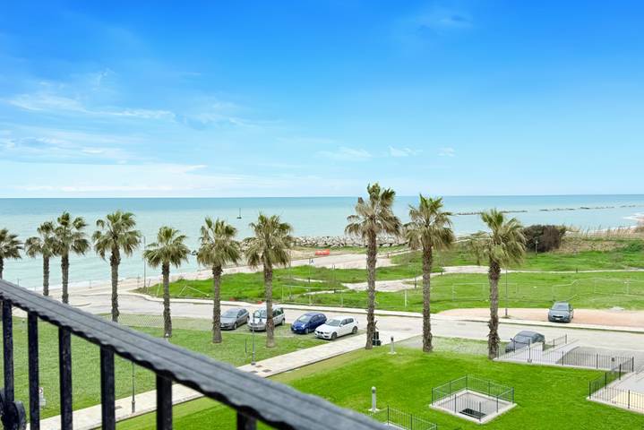 Ferienwohnung für 6 Personen, mit Balkon/Terrasse in Marche - 2