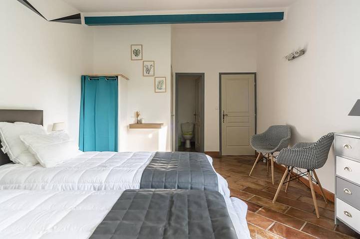 Location de vacances pour 8 personnes, avec balcon ainsi que piscine et jardin à Roynac - 4