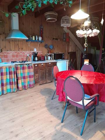 Gîte pour 6 personnes, avec balcon et vue, adapté aux familles dans Trémargat