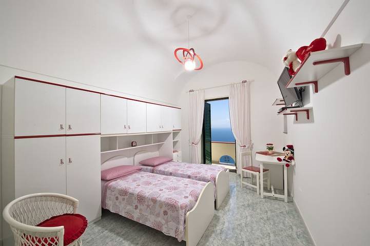 Casa \"bona\" vacaciones nel cuore della Costa d'Amalfi in Conca dei Marini, Sorrento Coast