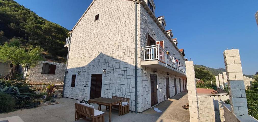 Appartement de vacances pour 8 personnes, avec vue et terrasse, animaux acceptés