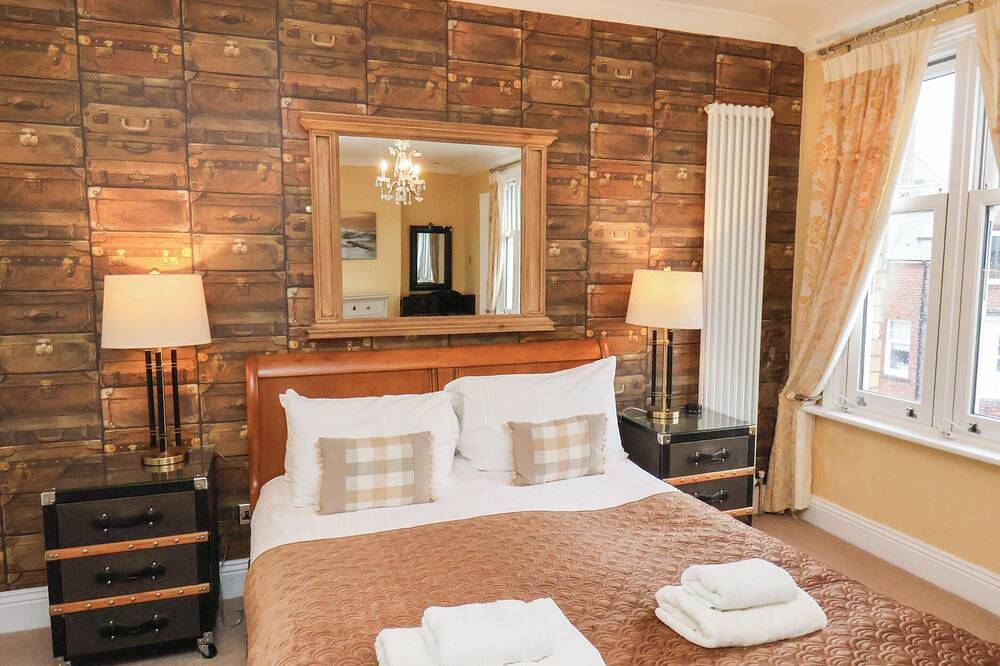 All Seasons, pet friendly, character holiday cottage in Filey in Filey, North Yorkshire