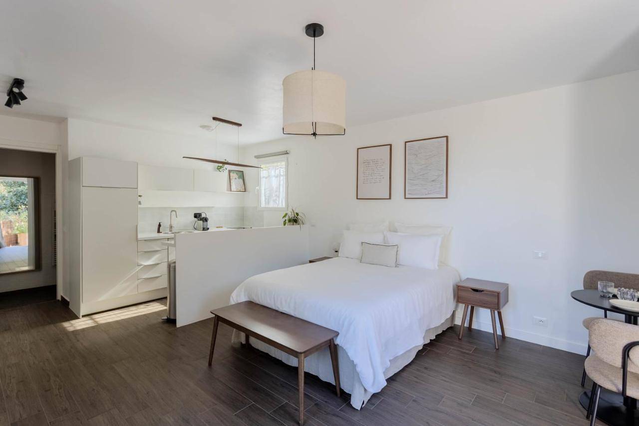 Appartement entier, Studio lumineux avec jardin privé et parking in La Turbie, Côte méditerranéenne (France)