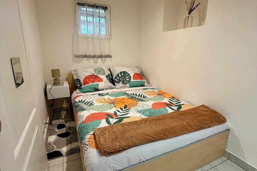 Ganze Wohnung, Comfortable 2-room apartment, independent access & Pmr. in Épinay-sur-Seine, Seine-Saint-Denis