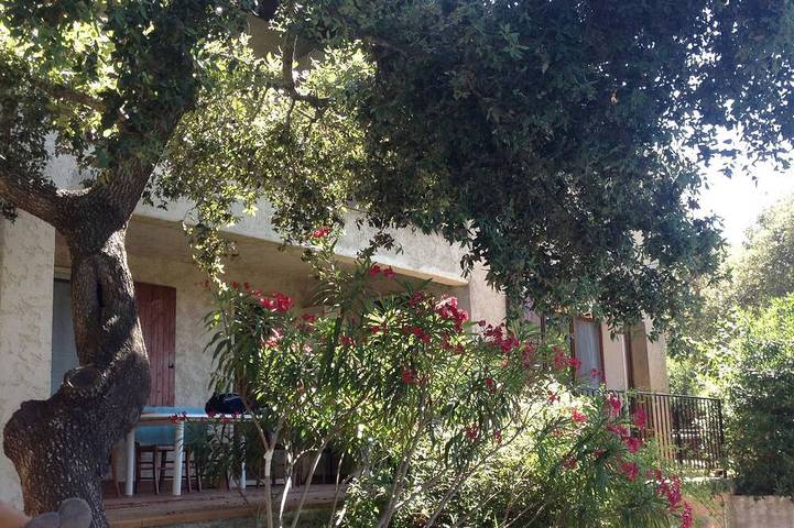 Gîte pour 6 personnes, avec jardin et terrasse, animaux acceptés dans Plage Du Pradeau
