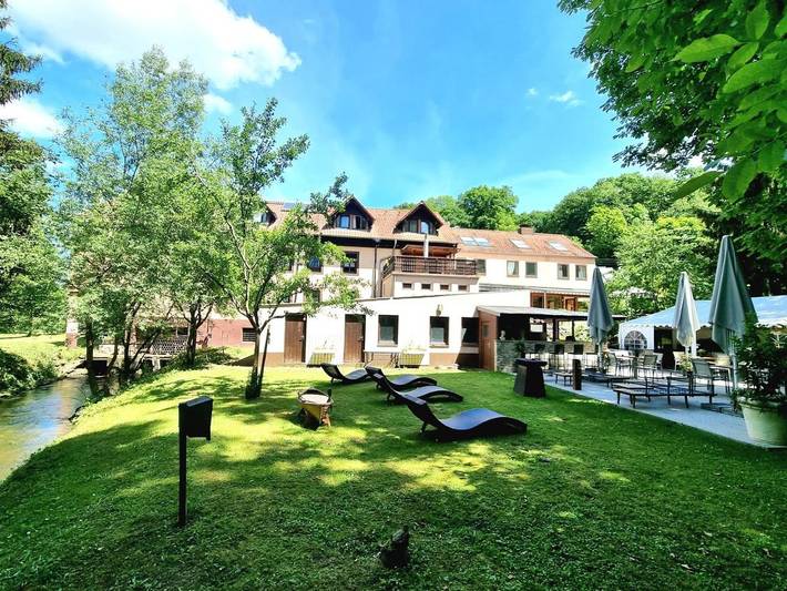 Hotel, mit Terrasse und Garten