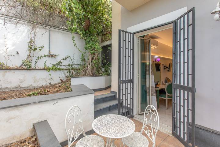 Stanza per 3 persone, con giardino - 1