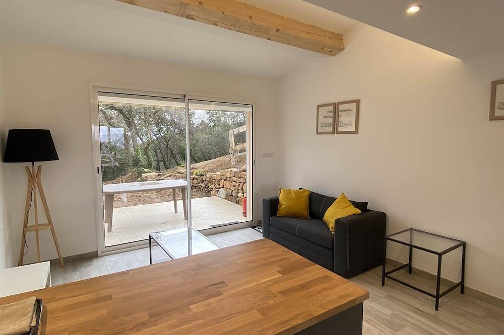 Cosy All New cottage with swimming pool- in Tanneron, Region de Draguignan