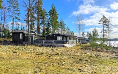 Ferienhaus für 6 Personen, mit Garten und Seeblick sowie Terrasse, mit Haustier in Värmland