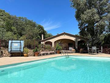 Cottage pour 8 personnes, avec piscine et terrasse à Corbès