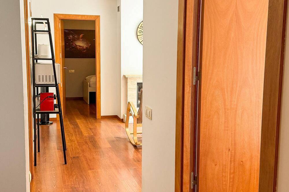 Entire apartment, Modern Apartment, 5 ppl, 2 Bedrooms, Includes Parking in Pal Arinsal