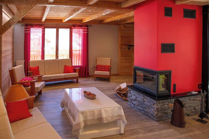 Chalet de charme_15 à 28 personnes  11 chambres   séjours en famille  entre amis in Puy-Saint-Vincent, Parc national des Écrins