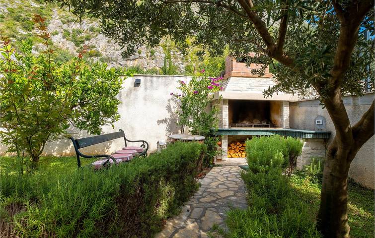 Feriehus for 10 personer, med terrasse i Mlini