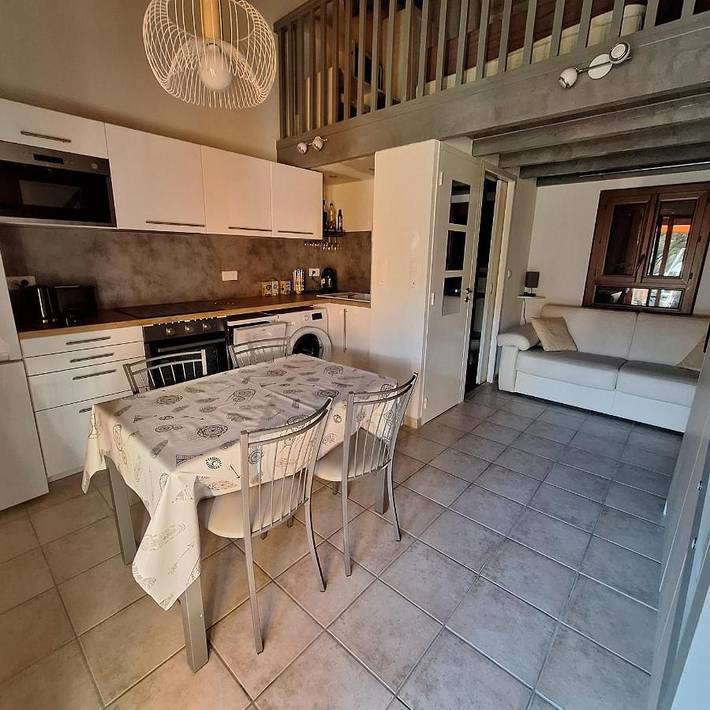 Location de vacances pour 4 personnes, avec piscine ainsi que terrasse et vue à Saint-Martin-de-Brômes - 4