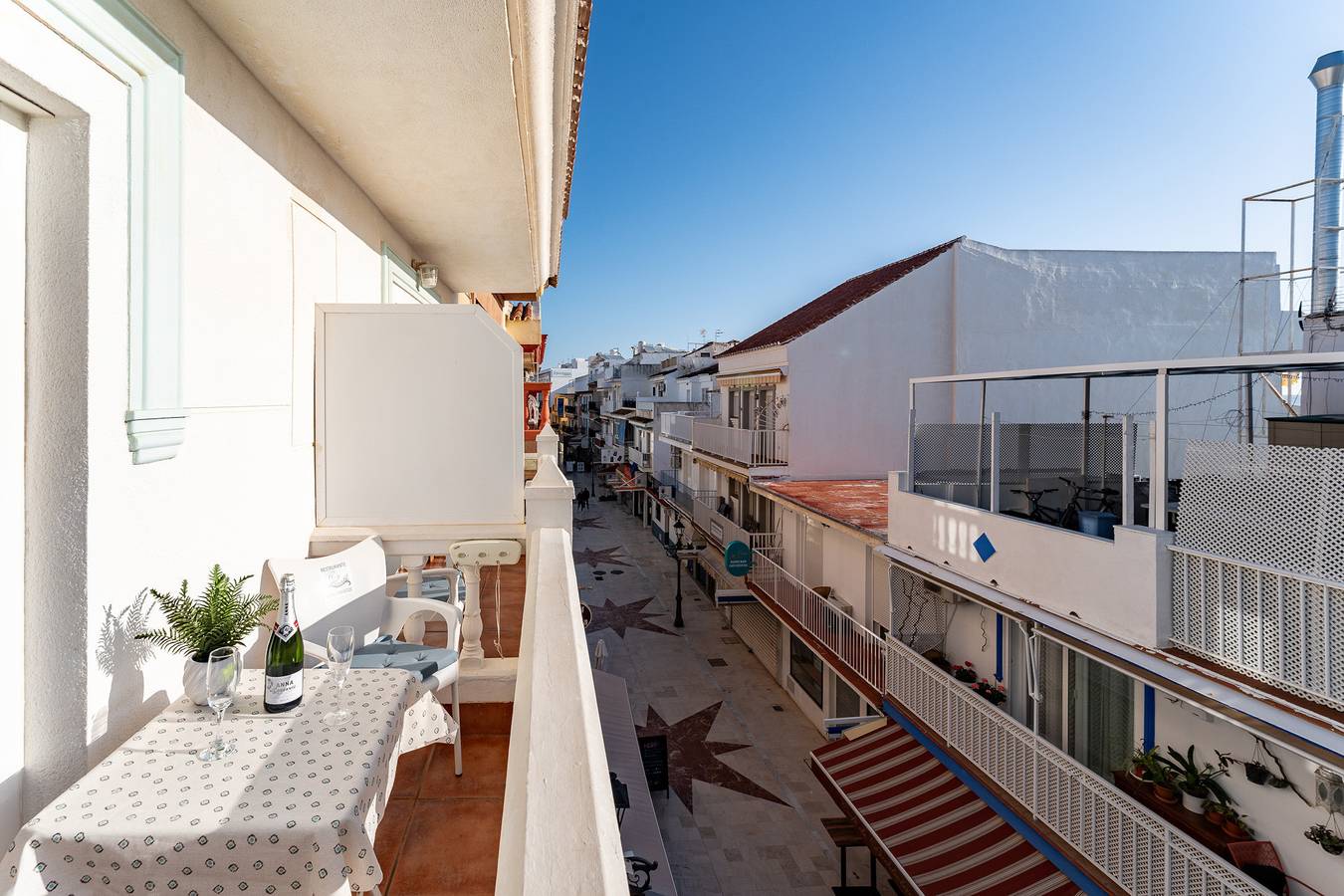 Geheel appartement, Malagasuite Levante 7 T in La Carihuela, Torremolinos