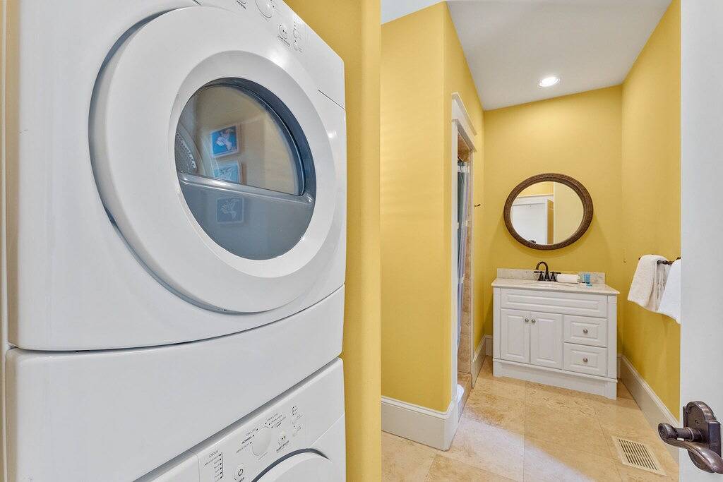 Spacious Home + Cozy Guest House! Private Pool & Courtyard, Near Beach Access in Miramar Beach, Emerald Coast