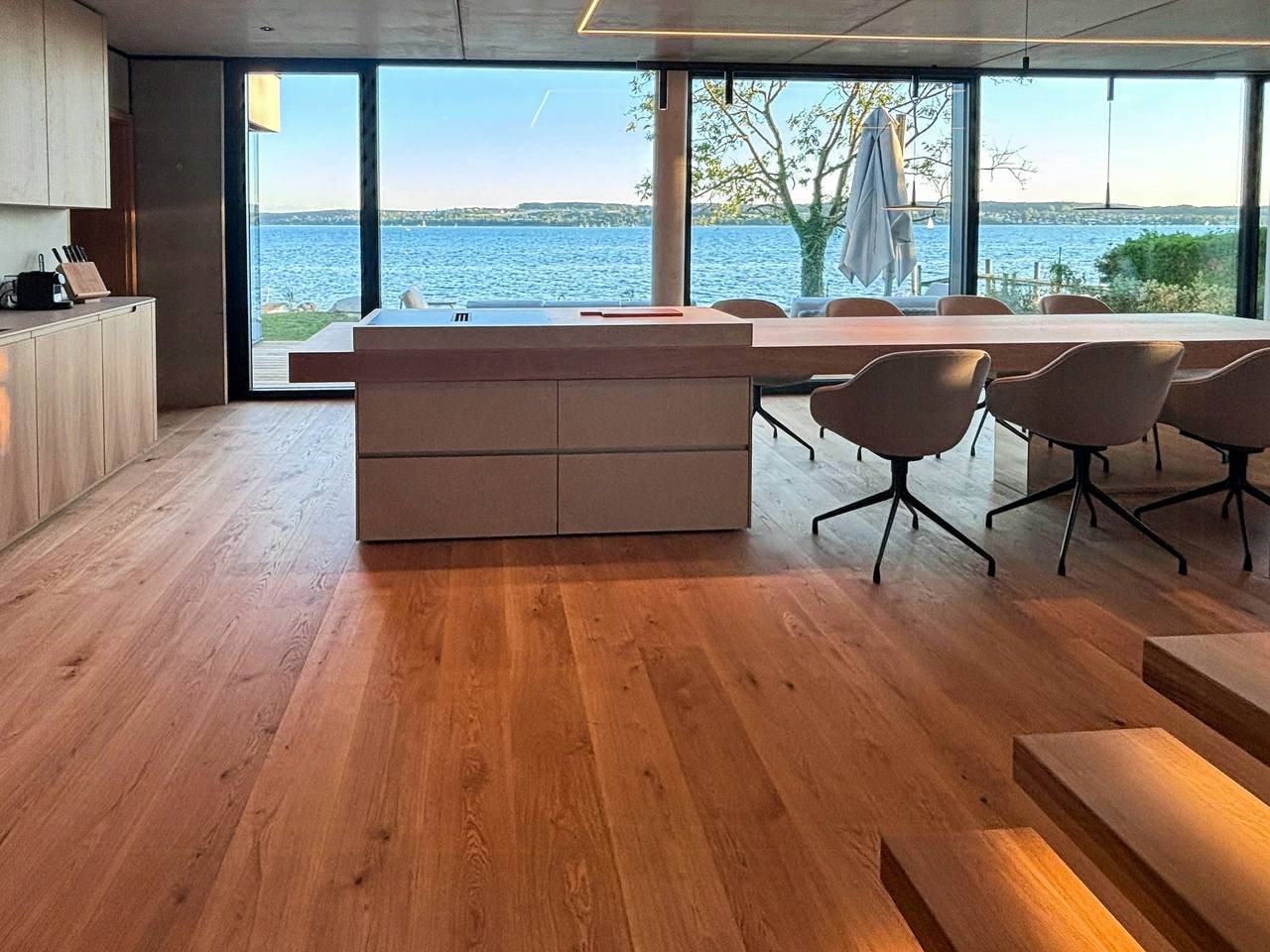 Villa mit Privatstrand am Bodensee bei Überlingen in Strandbad Nußdorf, Überlingen