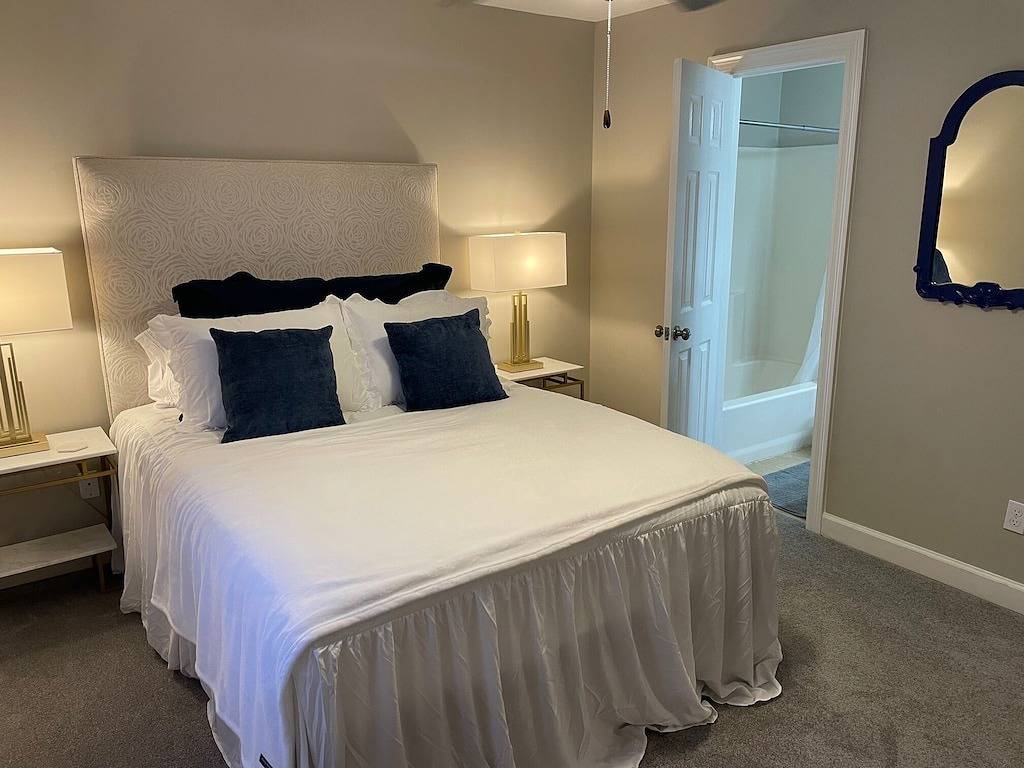 Ganze Wohnung, Walk to Ole Miss Games, Oxford Square - 2 Master Suites - Patio - Near Stadium! in Oxford (MS), Lafayette County