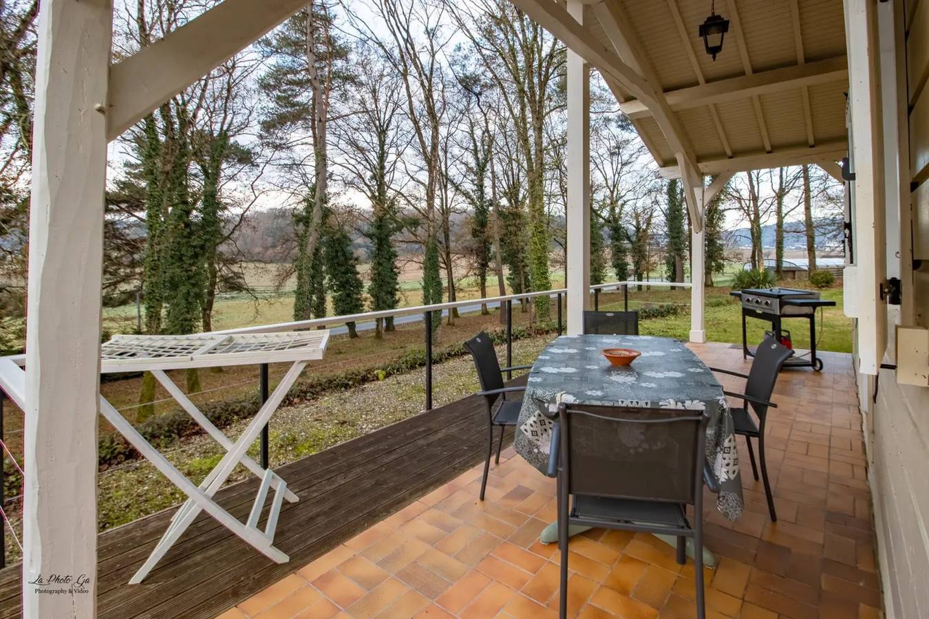 Gîte Millepertuis – Évasion en Périgord Noir avec Piscine Partagée, Terrasse et Cadre Naturel in Aubas, Périgord Noir