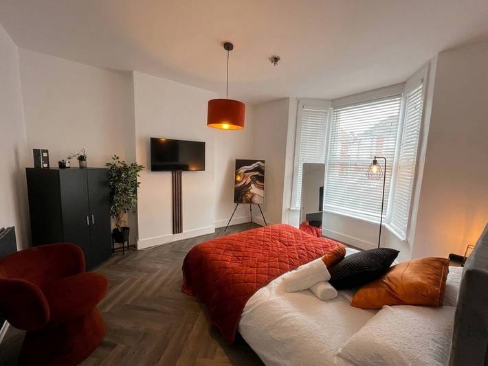 Ganze Wohnung, Charmante 2-Bett-Erdgeschosswohnung im Zentrum von London in Croydon, London