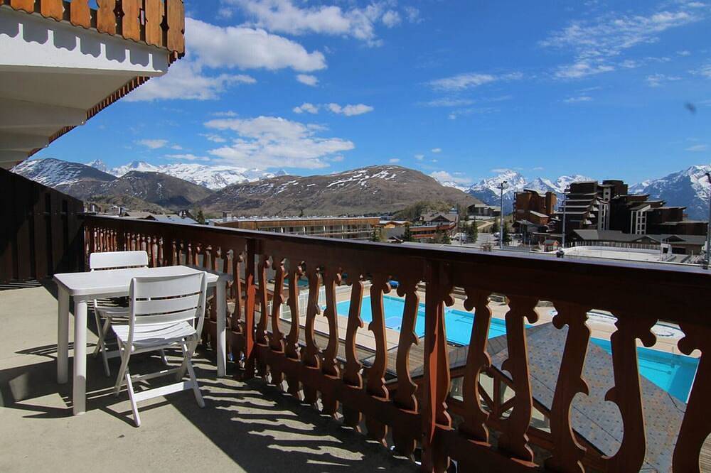 Appartement entier, Appartement cosy 2P, 6 pers, skis aux pieds, balcon sud-ouest, cœur de station L'Alpe d'Huez in Huez, Parc national des Écrins