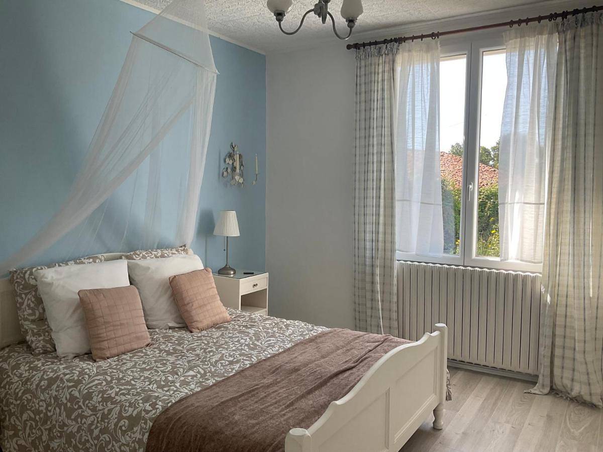Double Room with Garden View in Saint-Pierre-du-Chemin, Fontenay-le-Comte