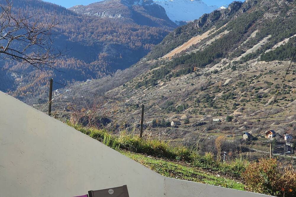 Appartement entier, Location avec belle terrasse 5 personnes, possibilité de matériel bébé in L'Argentière-la-Bessée, Parc national des Écrins