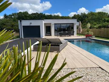 Cottage pour 6 personnes, avec terrasse et piscine à Redon