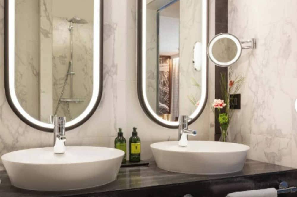 Appartement entier, Deluxe Room In the Heart Of Tour Eiffel in Tour Eiffel, Paris