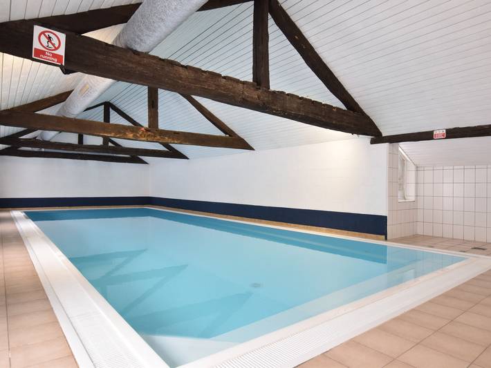 Ferme pour 41 personnes, avec Terrasse et Jardin ainsi que Piscine et Sauna à Sainte-Ode