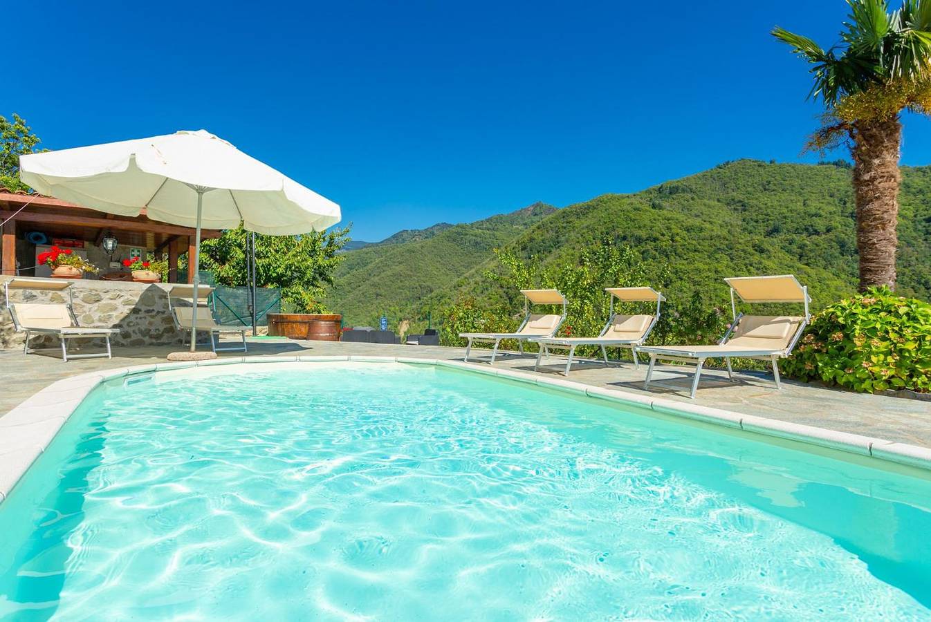 Villa Casale Le Selve Large Private Pool, Wifi in Castiglione di Garfagnana, Garfagnana