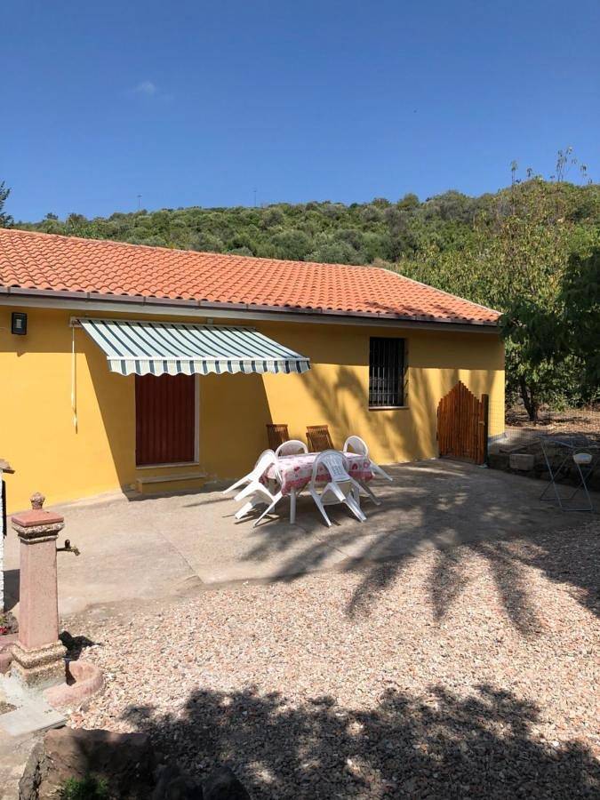 Location de vacances pour 4 personnes, avec vue et jardin, adapté aux familles à Mòdolo