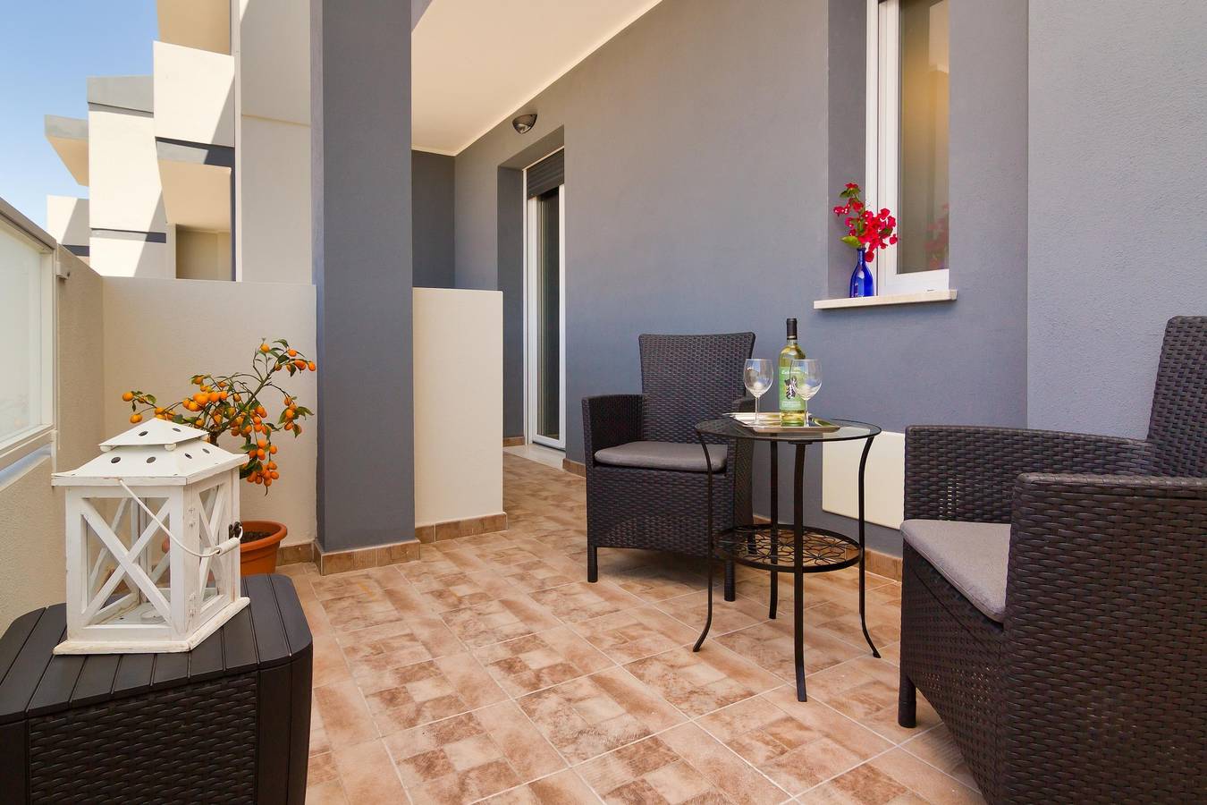 Entire apartment, Sunshine Apartment with Wi-Fi, Air Conditioning & Terrace; Parking Available in Quartu Sant'Elena, Campidano