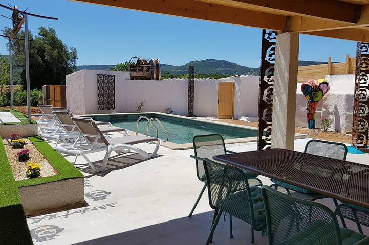 Location de vacances pour 6 personnes, avec terrasse et jardin, animaux acceptés à Montséret - 4