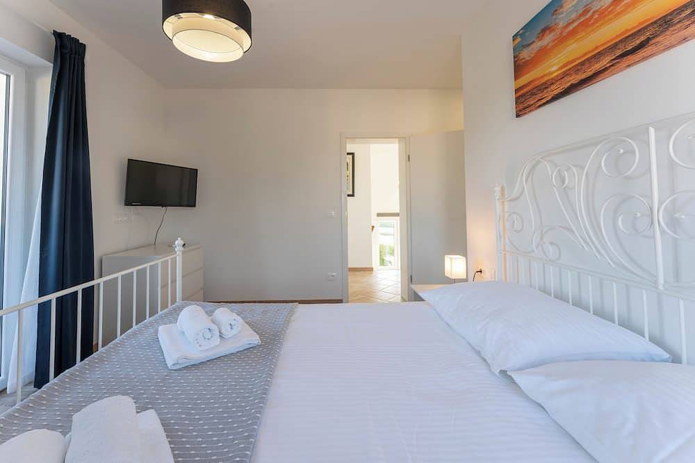 Exklusive Villa mit großzügigem Poolbereich in Sveti Lovreč Pazenatički, Zentralistrien