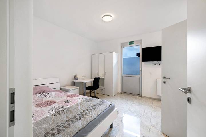 Hel lägenhet, Apartment '1' with Shared Terrace and Wi-Fi in Tailfingen, Albstadt
