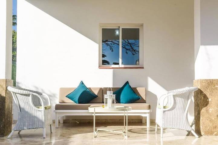 Villa for 6 people, with terrace and garden as well as pool - 1