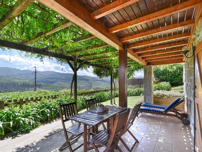 Casa de férias para 4 pessoas, com jardim e piscina no Norte