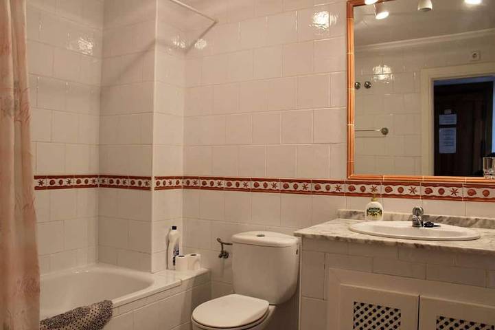 Ganze Wohnung, 2 Bed 2 Bath Apt direkt an der Villamartin Plaza, perfekte Lage! in Brisas y Golf, Orihuela