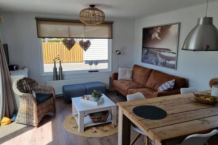 Chalet für 6 Personen, mit Garten in Serooskerke