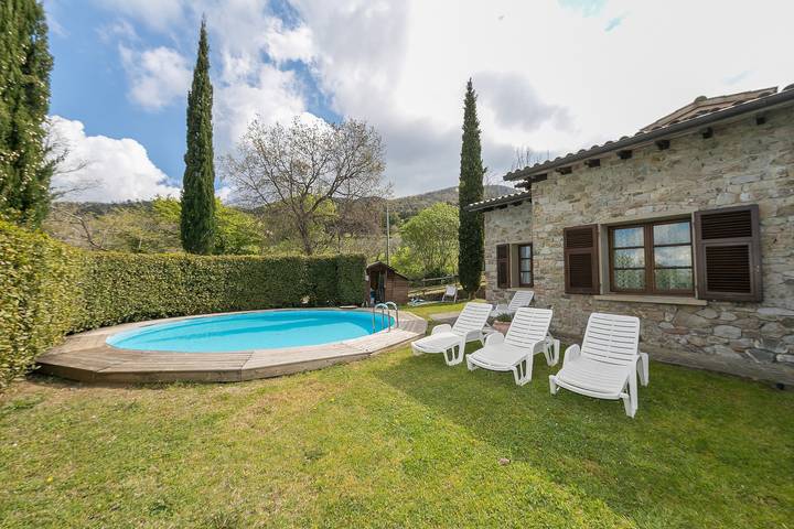 Casa vacanze "Stupendo Rustico in Pietra" con piscina e Wi-Fi in Castellina Marittima, Costa degli Etruschi