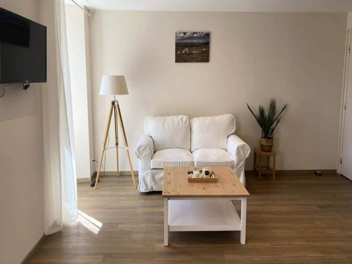 Gîte pour 2 personnes, avec piscine et jardin, adapté aux familles dans La Chaldette - 4