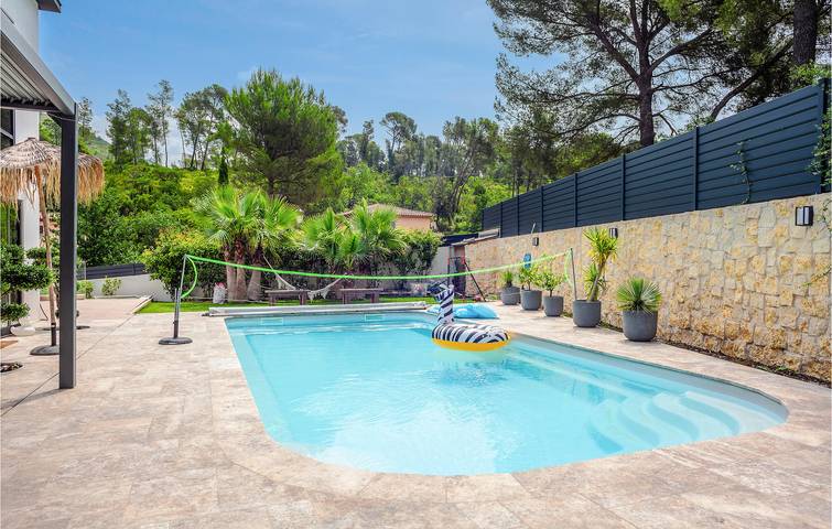 Location de vacances pour 8 personnes, avec terrasse et piscine à Gémenos - 2