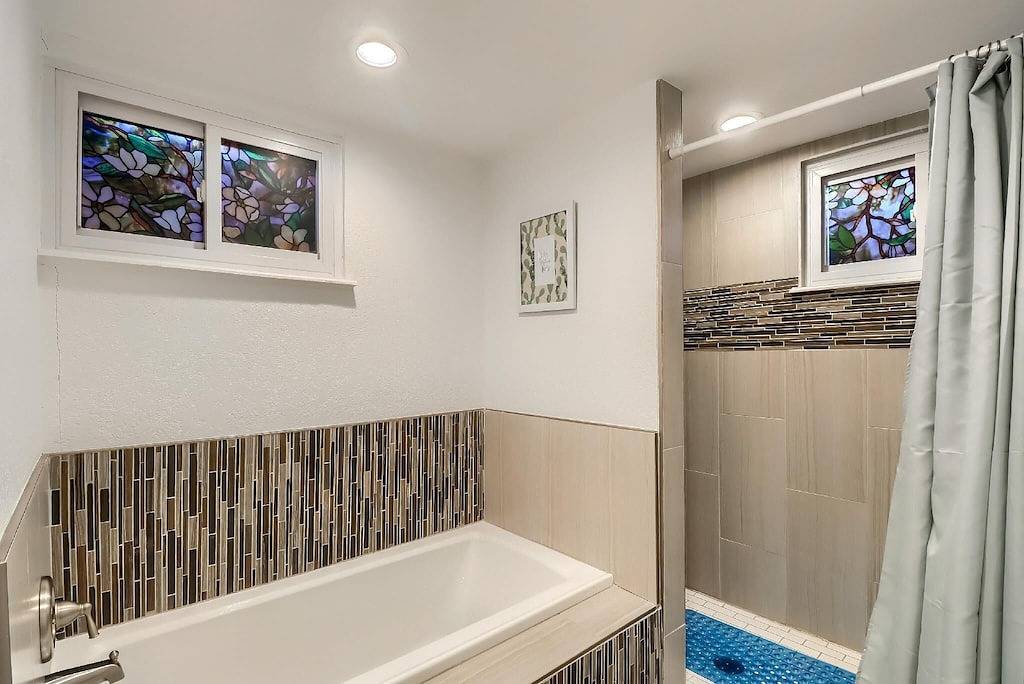 Group-Friendly 4-Bedroom Denver Home w/ Backyard in Centennial, Arapahoe County