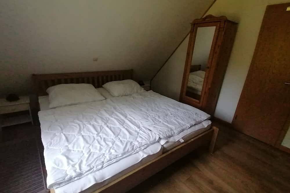 Gemütliches, ostseenahes Ferienhaus am Naturschutzgebiet für bis zu 4 Personen in Ahrenshagen-Daskow, Vorpommern-Rügen
