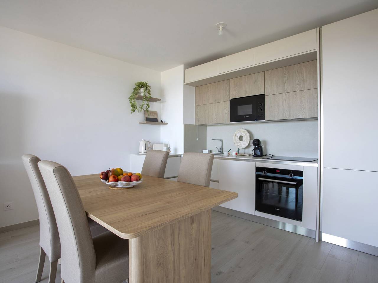 Apartamento entero, Seaside View in Saint-Laurent-du-Var, Region de Cannes